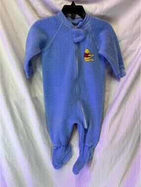 Vintage Winnie The Pooh Disney 18 Months Footed  Sleeper Pajamas Blue. 20-23lbs